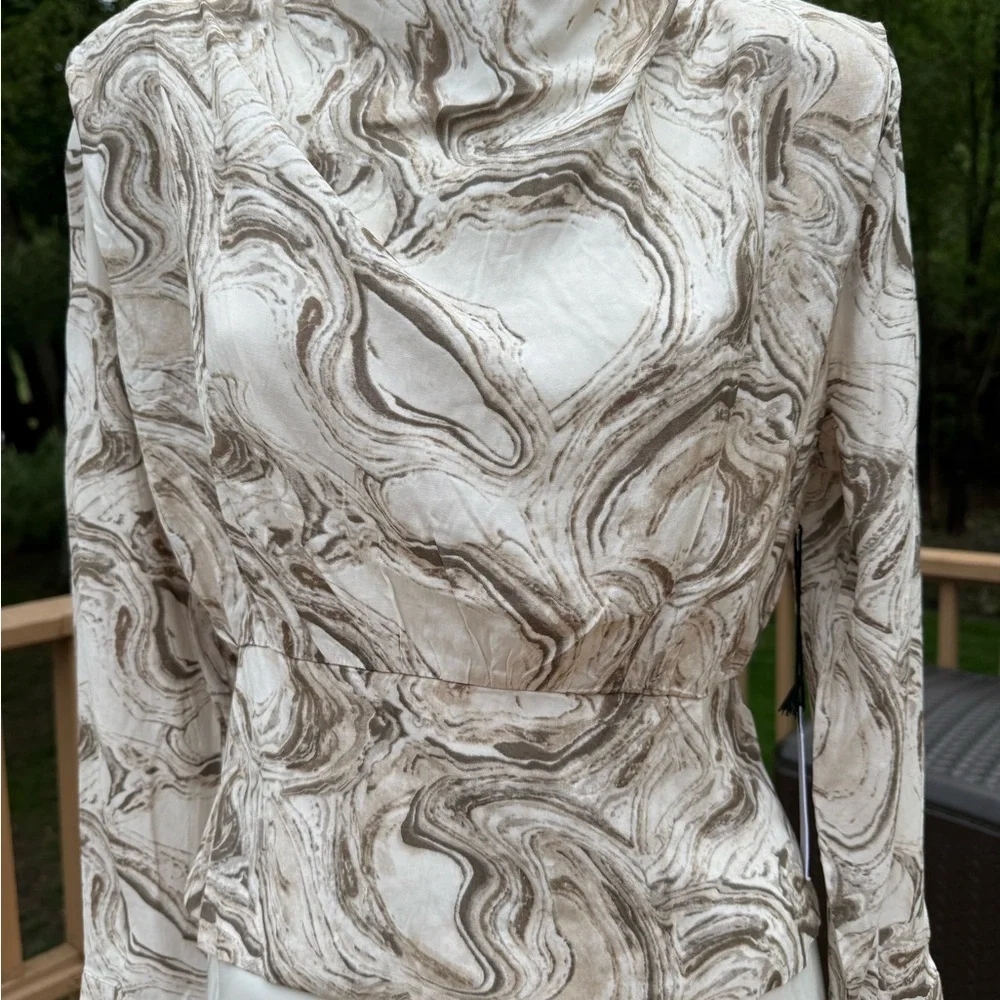 ASTR The Label Marble Print Women's Long Sleeve Top size small Cream Taupe Brown - Picture 2 of 9